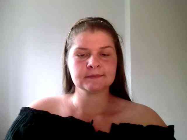 CarolineKiss webcam