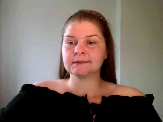 CarolineKiss webcam