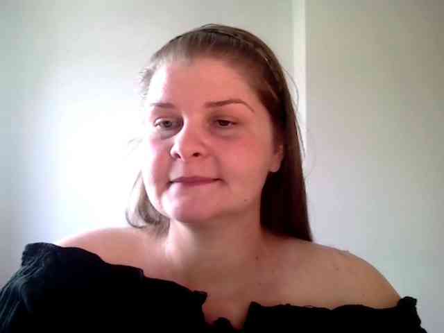 CarolineKiss webcam