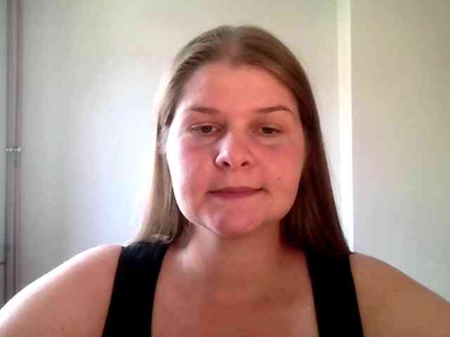 CarolineKiss webcam