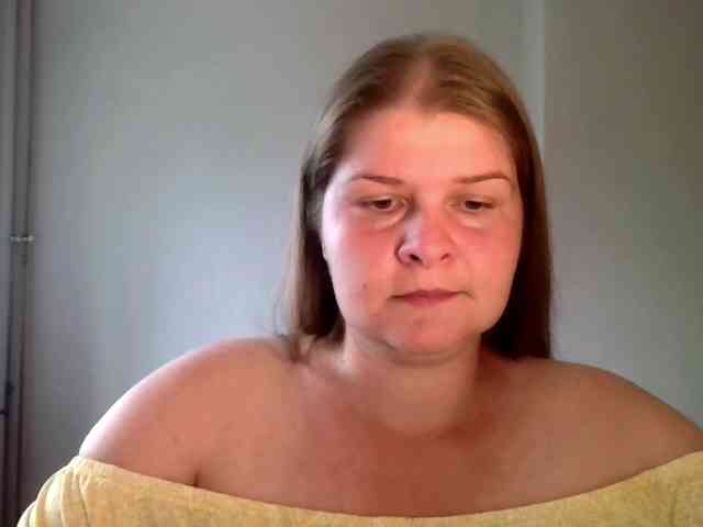 CarolineKiss webcam