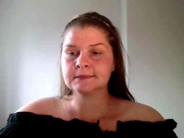 CarolineKiss webcam
