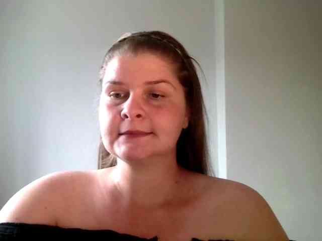 CarolineKiss webcam
