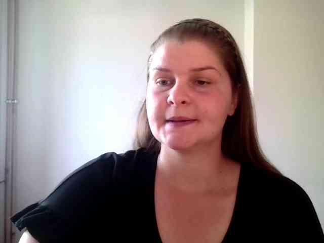 CarolineKiss webcam