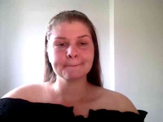 CarolineKiss webcam