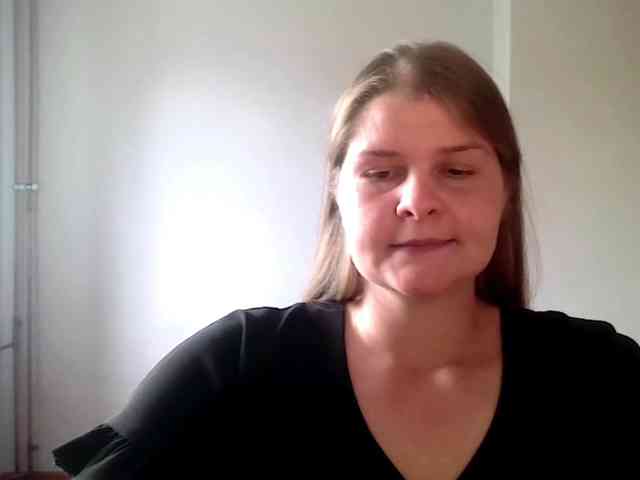 CarolineKiss webcam
