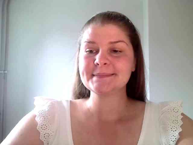 CarolineKiss webcam