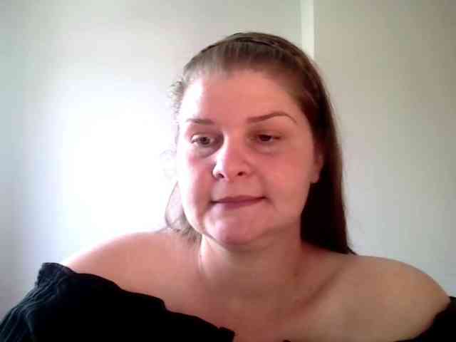 CarolineKiss webcam