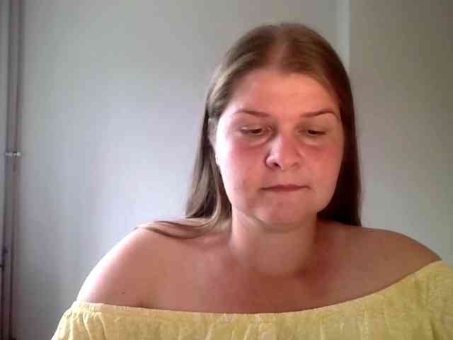 CarolineKiss webcam