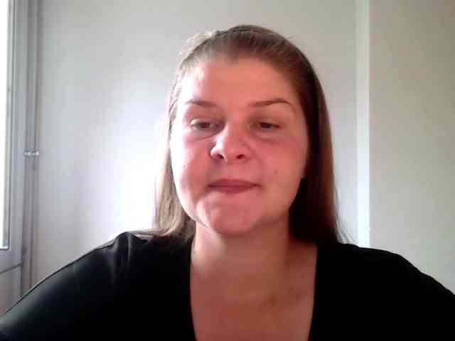 CarolineKiss webcam