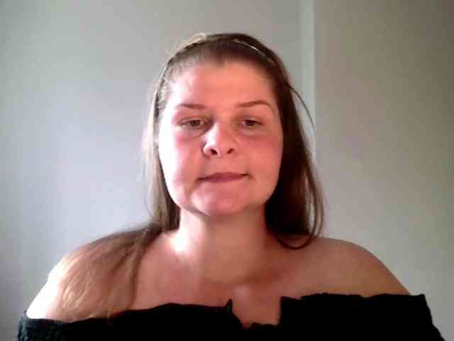 CarolineKiss webcam