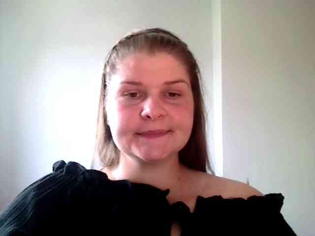 CarolineKiss webcam
