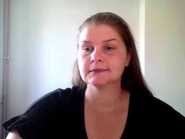 CarolineKiss webcam