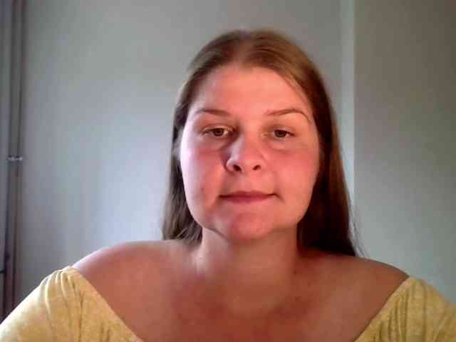 CarolineKiss webcam