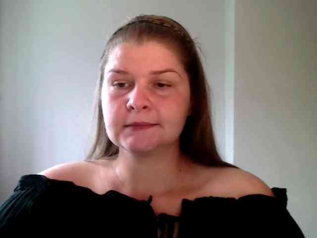 CarolineKiss webcam