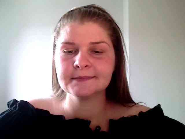 CarolineKiss webcam