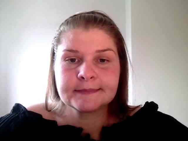 CarolineKiss webcam