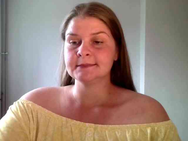 CarolineKiss webcam