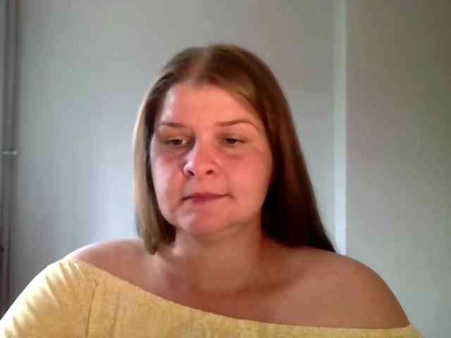 CarolineKiss webcam