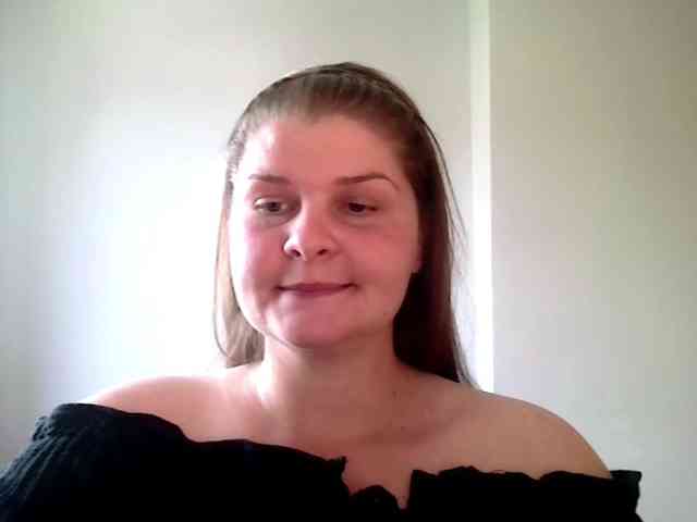 CarolineKiss webcam