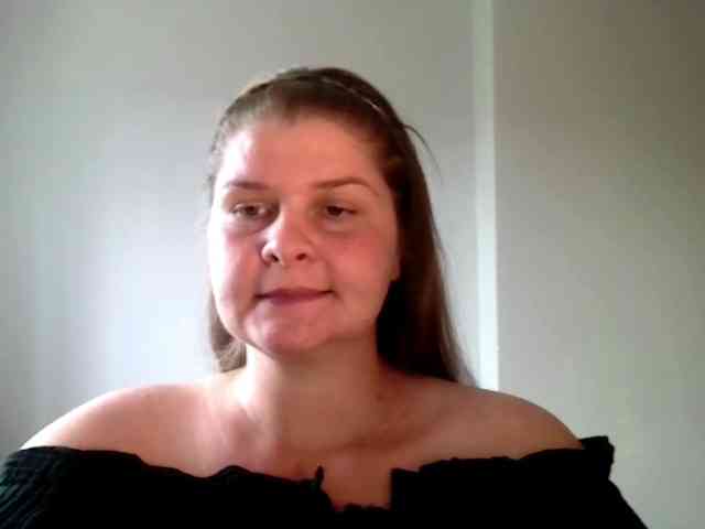 CarolineKiss webcam