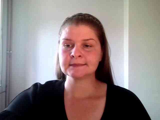 CarolineKiss webcam