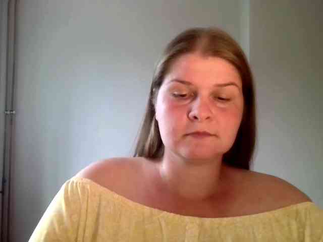 CarolineKiss webcam