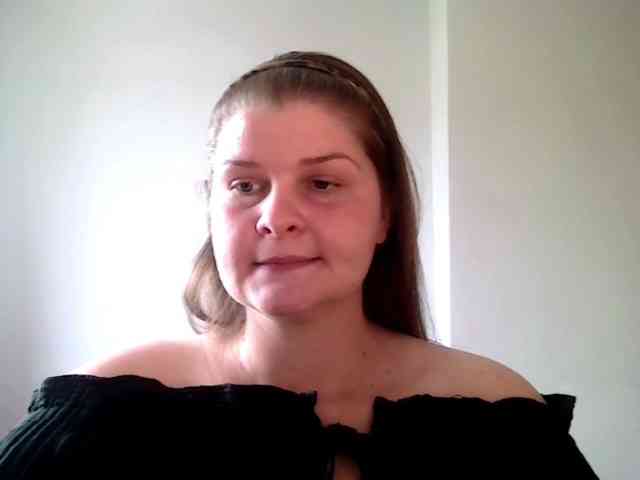 CarolineKiss webcam