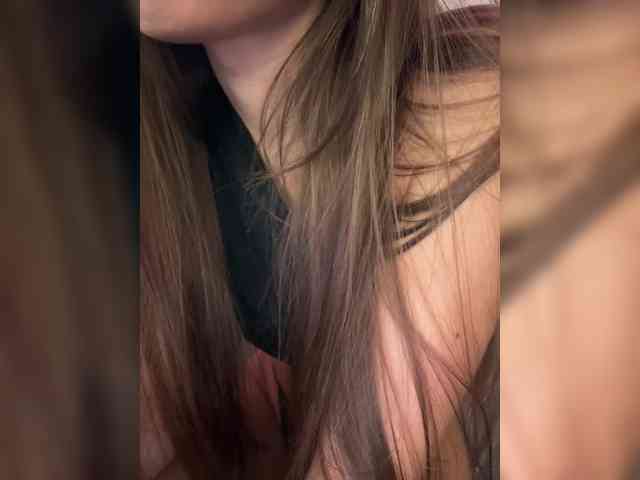 Devochka-pripevo... Live Webcam on BongaCams