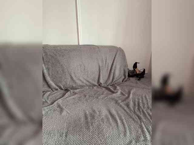 Devochka-pripevochka webcam