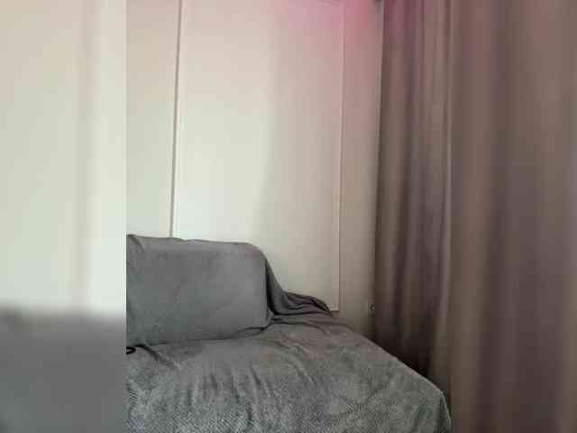 Devochka-pripevochka webcam