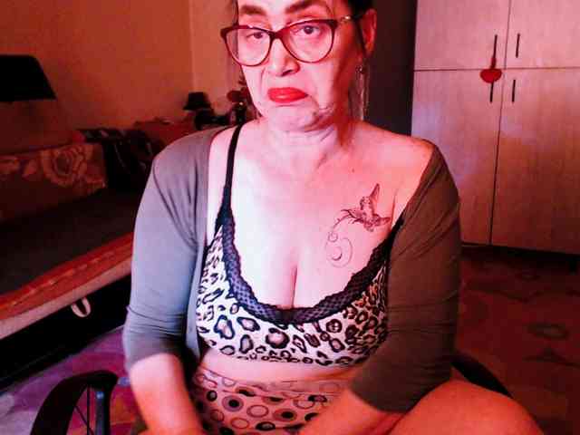 LoveTinaForever webcam