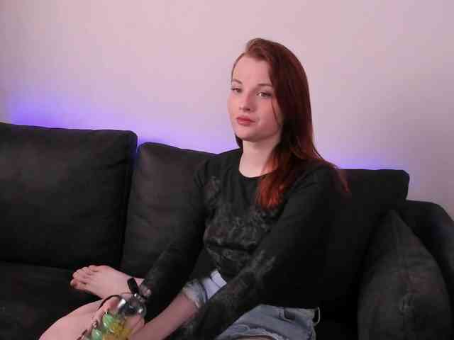 April-Avery Live Webcam on BongaCams