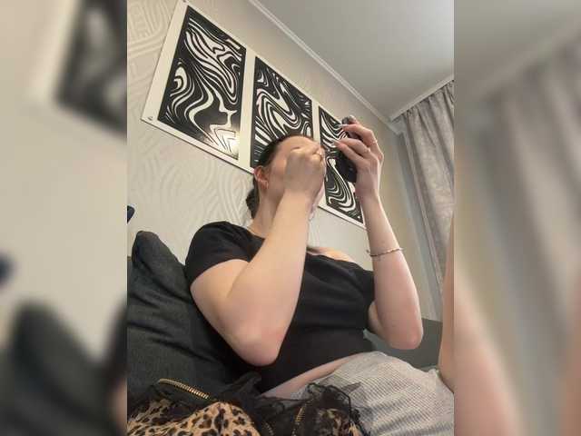 Hotgirrrl's BongaCams show and profile