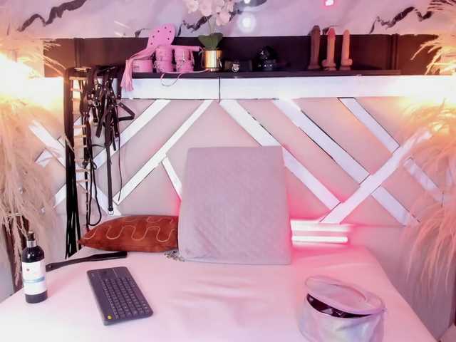 Ashley-7777's BongaCams show and profile