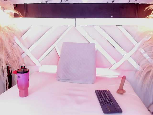 Ashley-7777's BongaCams show and profile