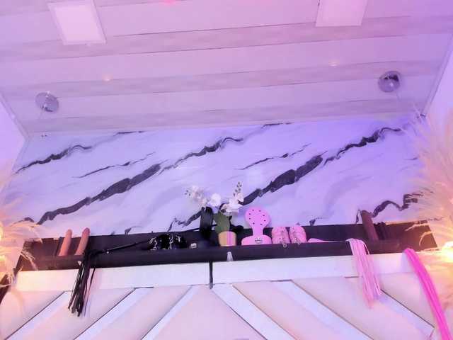 Ashley-7777's BongaCams show and profile