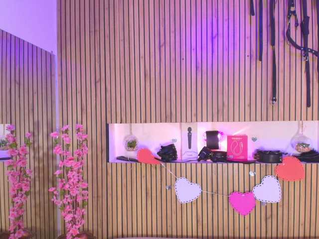 Ashley-7777's BongaCams show and profile