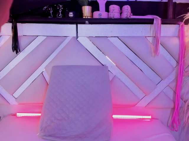 Ashley-7777's BongaCams show and profile