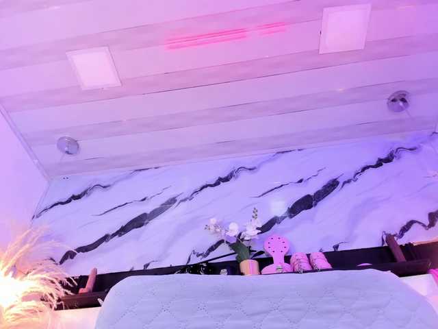 Ashley-7777's BongaCams show and profile