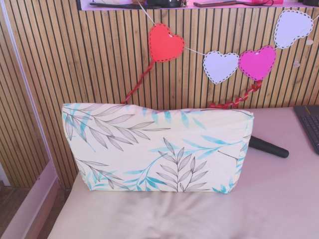 Ashley-7777's BongaCams show and profile