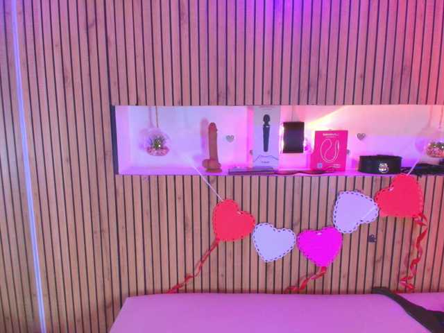 Ashley-7777's BongaCams show and profile