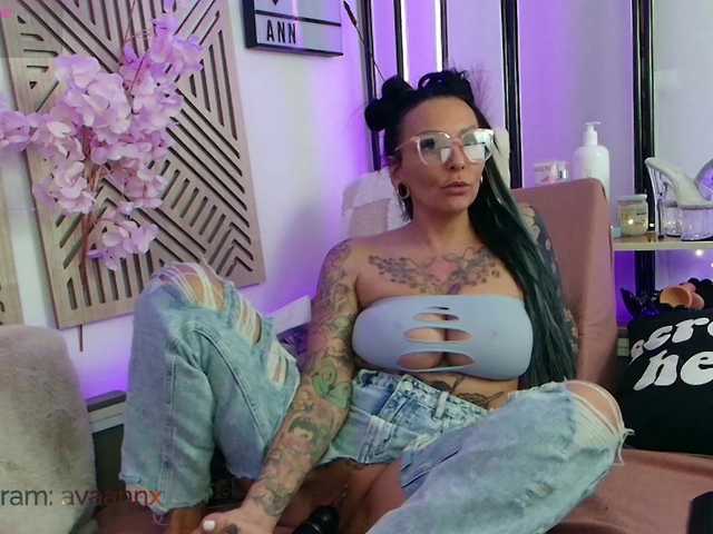 AvaAnn's BongaCams show and profile