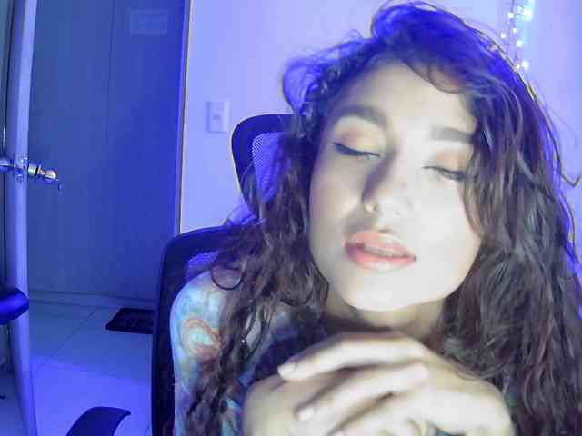 redgirlpum webcam