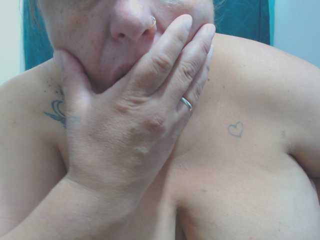 rosebbw69's BongaCams show and profile