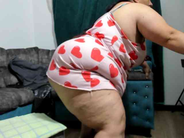 rosebbw69 Live Webcam on BongaCams