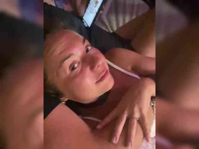 adult live sex webcam HelgaLeo