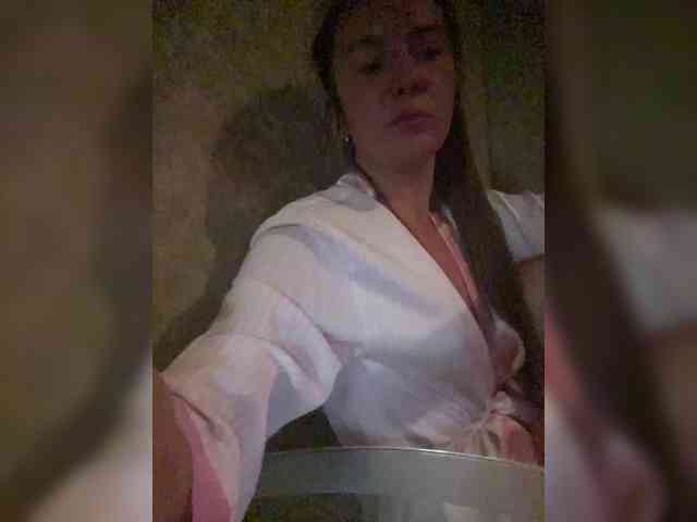 nude webcam chat HelgaLeo