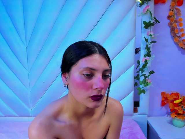 LunaBennett webcam bongacams model stream image