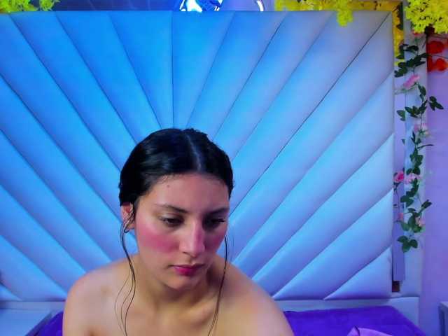 LunaBennett webcam bongacams model stream image